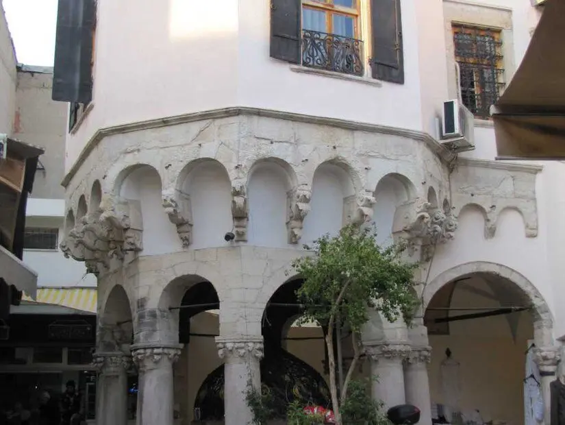 Şadırvanaltı Camii