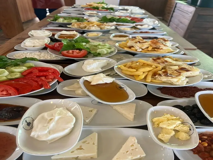 Samatya Cafe & Van Kahvaltı Salonu / Fatih