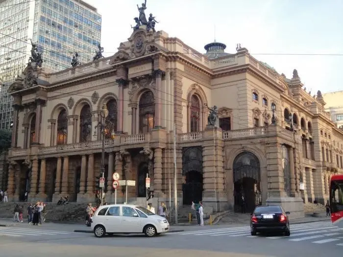 Sao Paulo Şehir Tiyatrosu binası görünümü