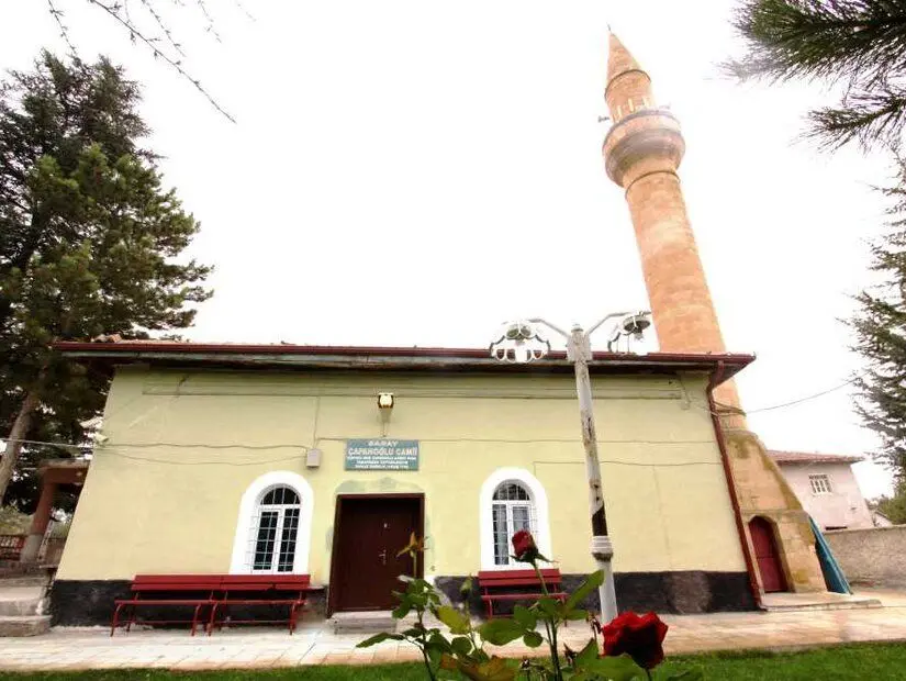  Saray Çapanoğlu Camii dış görünümü