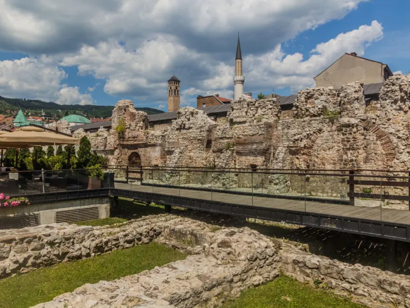 Saraybosna'daki Taşlihan antik kalesi
