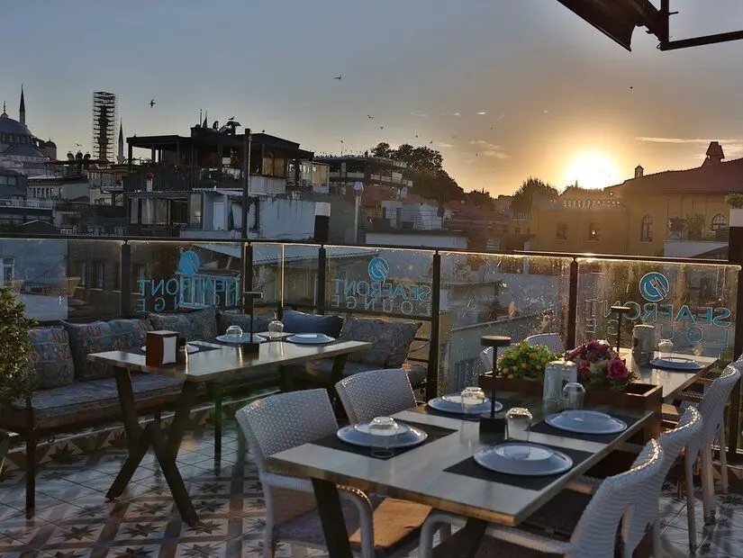 Seafront Lounge / Fatih
