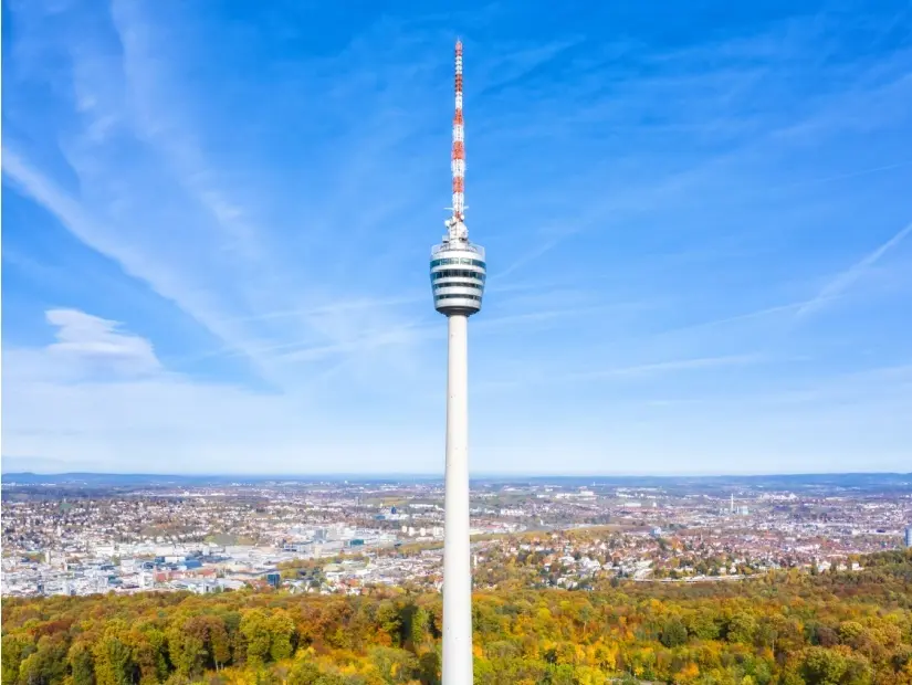 Stuttgart televizyon kulesi ufuk çizgisi hava görünümü 