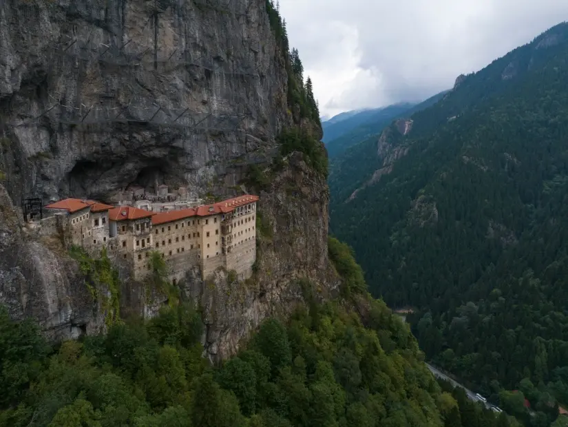 sümela manastırı