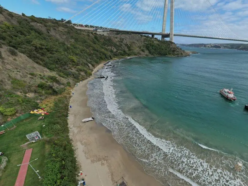 Tarihi Büyük Liman Plajı / Garipçe havadan görünümü