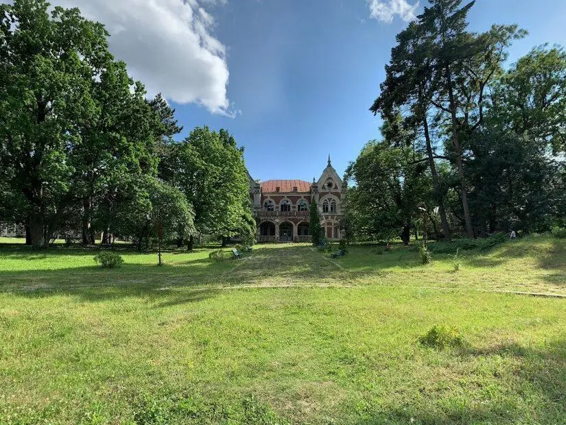 Taul Köyü içerisinde yer alan bu ilginç park