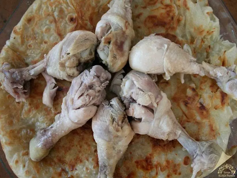 Tavuklu köy böreği