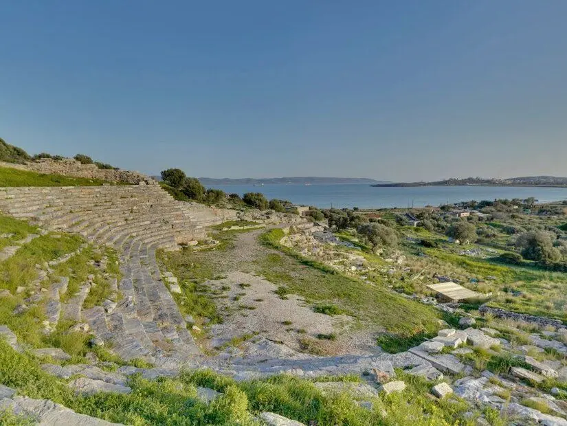 Yunanistan'ın Lavrio kentindeki Thorikos Antik Yunan Tiyatrosu arkeoloji alanı