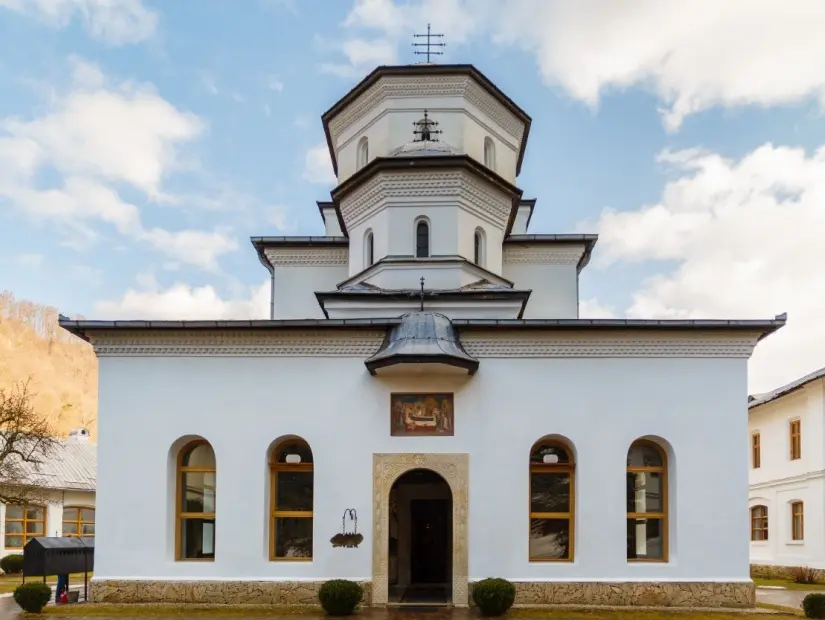 Romanya Tismana Manastırı görünümü