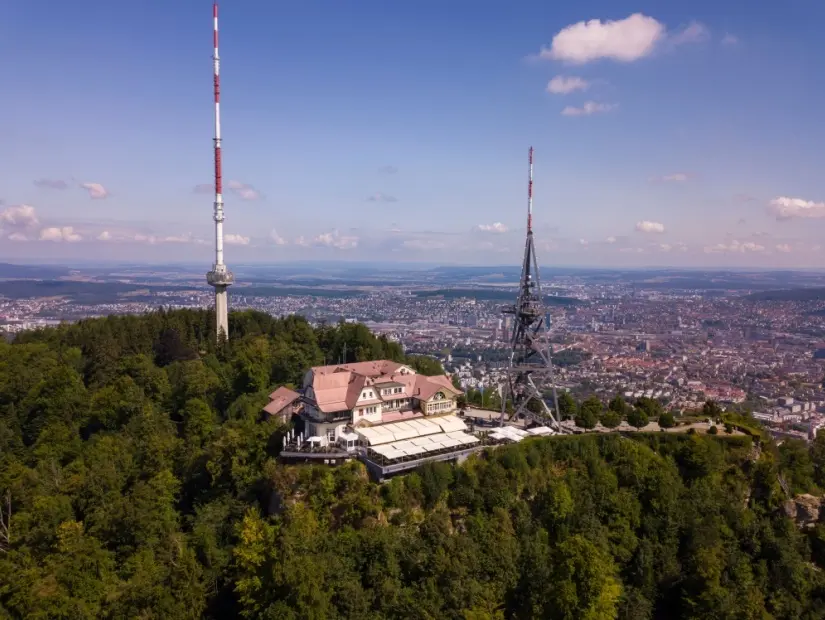 İsviçre'nin Zürih kentindeki Uetliberg Dağı'nın havadan görünümü