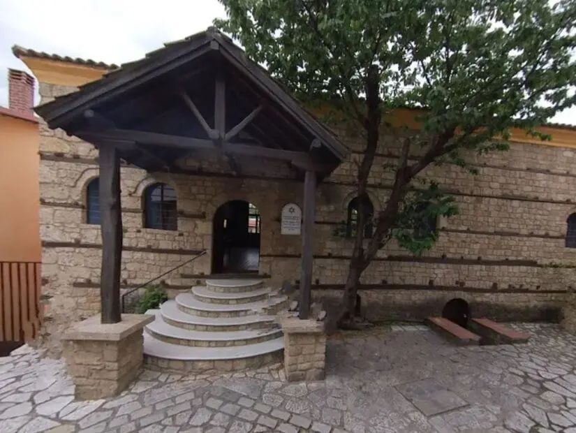 Veroia Yahudi Sinagogu giriş kapısı