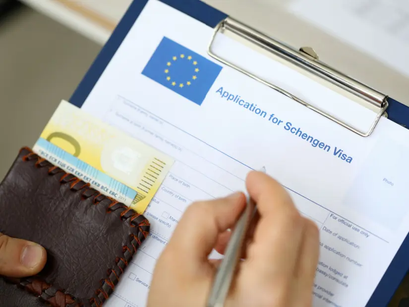 schengen vize başvuru formu üzerinde pasaport ve ücreti