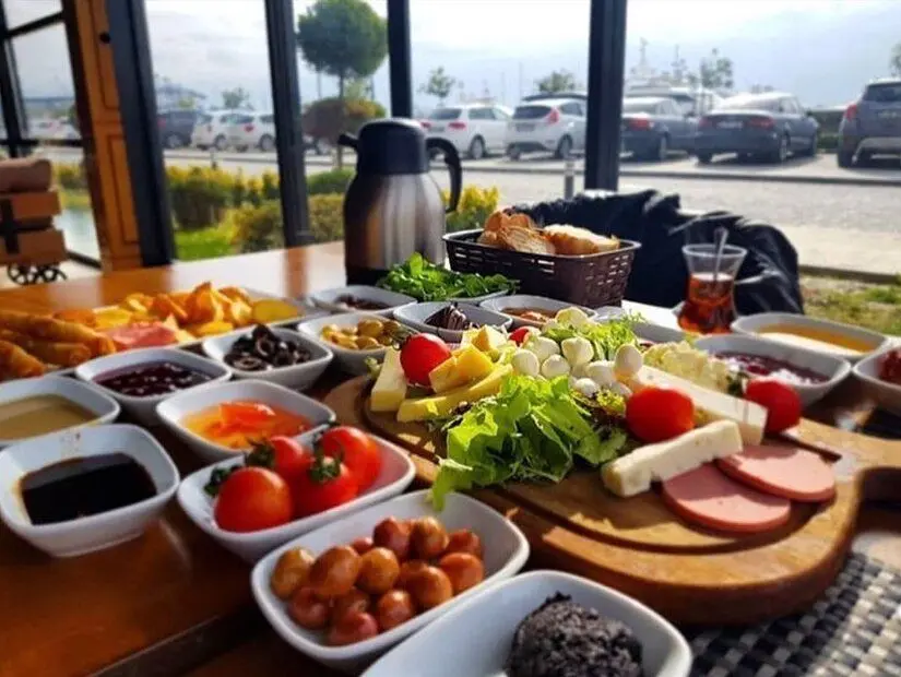 West Maya Marin Restoran / Marmara
