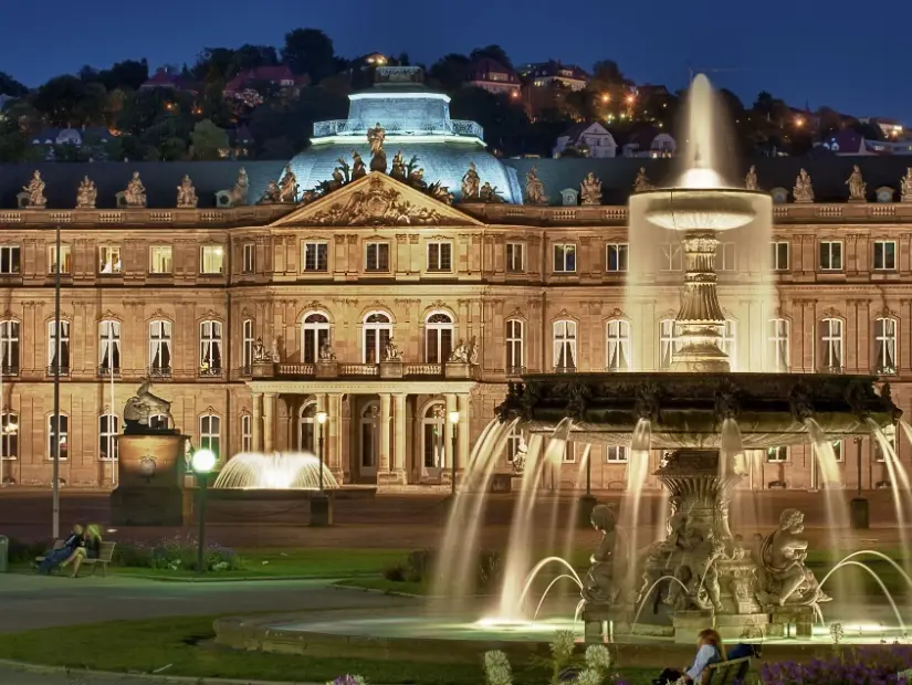 "Neues Schloss" Stuttgart, Almanya'daki çeşme