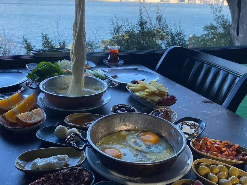 Yeşil Mavi Cafe - Paşalimanı Cd./Kuzguncuk
