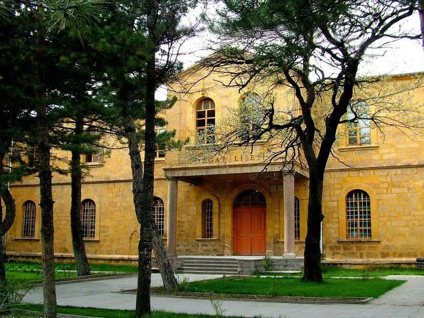 Yozgat Lisesi tarihi bina görünümü