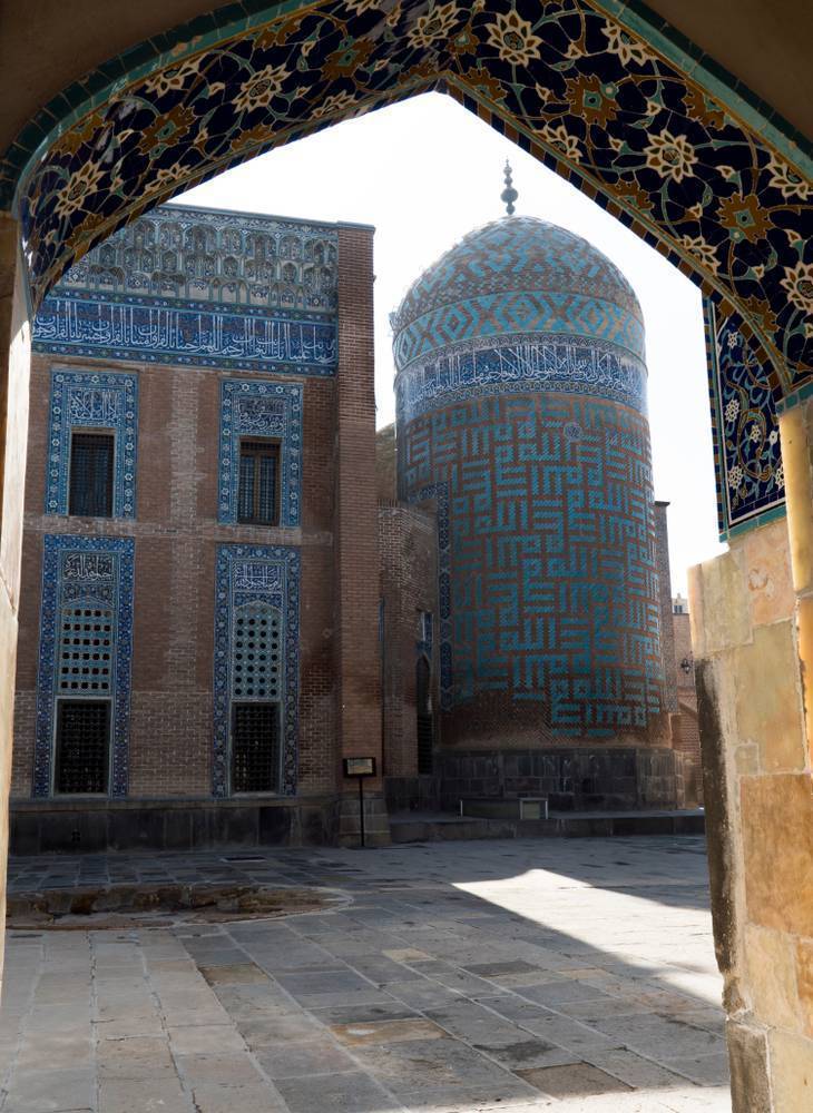 Şeyh Safi al-din Khanegah ve Shrine Ensemble’nin mistik atmosferine karışın 