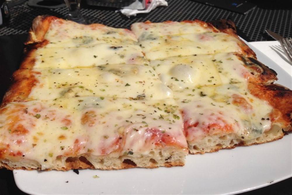 Uruguay Usulü Pizza