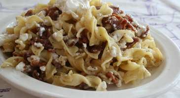 Turos csusza (Peynirli makarna)