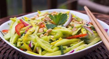 Green Mango Salatası