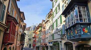 Augusstinergasse ve Rheinspurg Caddeleri: