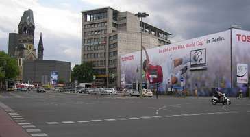 Breitschmmeidplatz ve Ku’damm Caddesi
