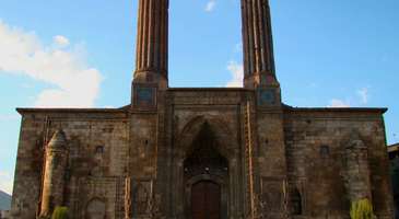 Çifte Minareli Medrese