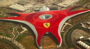 Abu Dabi Ferrari Dünyası’nda şehrin hızını yakalayın  