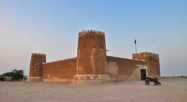 Al Zubarah’ta tarihi kalıntıları inceleyin  