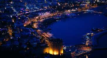 Alanya’nın tarihini ve hareketli gece yaşamını keşfedin