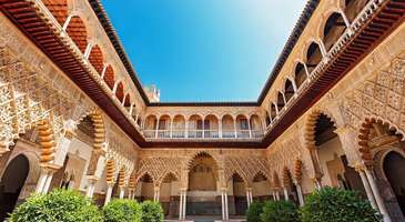 Görkemli Alcazar Sarayı'nı görün  