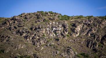 Tepedeki Saat’in yanında zamanı durdurun