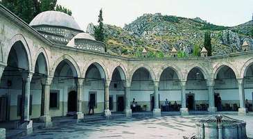 Gök Medrese Camii’yi yakından görün