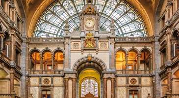 Tarihi Tren Garı’ndan bir tren bileti alın