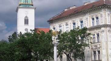 Rybne Namesti Caddesi