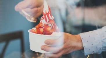 Birbirinden lezzetli hamburgerleri, tatlıları ve dondurulmuş yoğurtları tadın  