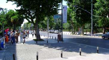 Bağdat Caddesi’nde dolaşın