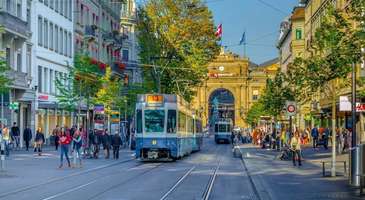 Bahnhofstrasse'ye kadar yürüyün