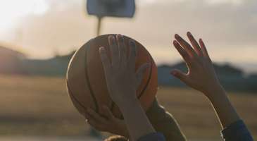 Yerlilerle basketbol oynayın