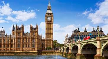 Big Ben'in önünde fotoğraf çektirin