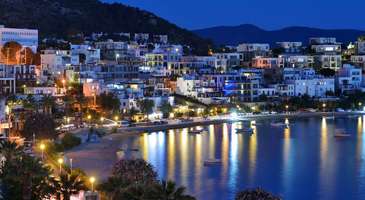 Geceleri Bodrum’un merkezinde eğlenin 