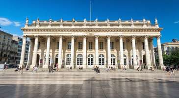 Görkemli Bordeaux Büyük Tiyatrosu'nun binasını gezin