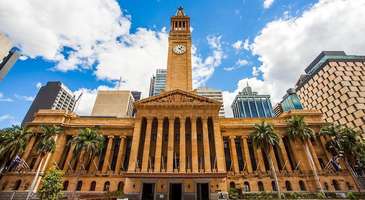 Tarihi Brisbane Belediye Binası’nı görün  