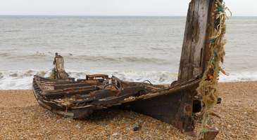 British Loyalty Shipwreck’i yakından görün