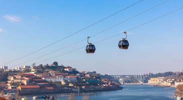 Teleferikle şehrin tepelerine çıkın 