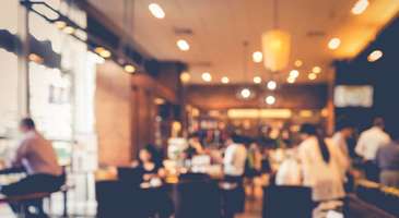 Troy Cafe’de akşam yemeği yiyin