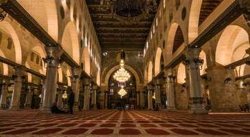 Camilerin büyüleyici mimarisini keşfedin