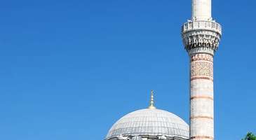 Tarihi camileri ziyaret edebilirsiniz