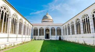 Camposanto Anıt Mezarı’nı ziyaret edin 