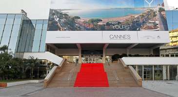 Meşhur Cannes Film Festivali’nin düzenlendiği yeri görün  